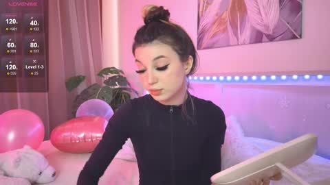 Snapshot of lunavine chatting on February 23, 8:44 am Veronica online show from February 23, 8:44 am