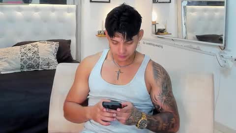 Snapshot of lunay_xtreemboy chatting on October 24, 1:03 am Lunay online show from October 24, 1:03 am