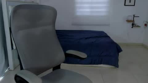Snapshot of lunay_xtreemboy chatting on May 7, 3:06 pm Lunay online show from May 7, 3:06 pm