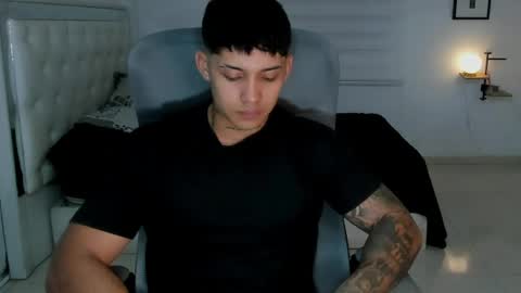Snapshot of lunay_xtreemboy chatting on May 12, 11:57 pm Lunay online show from May 12, 11:57 pm