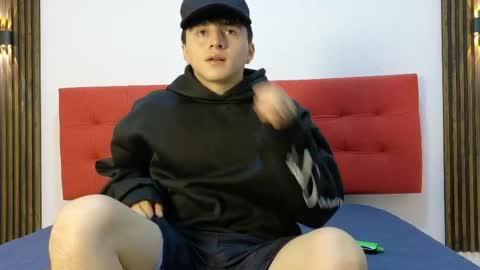 Snapshot of lunaydream chatting on April 28, 11:15 am lunaydream online show from April 28, 11:15 am
