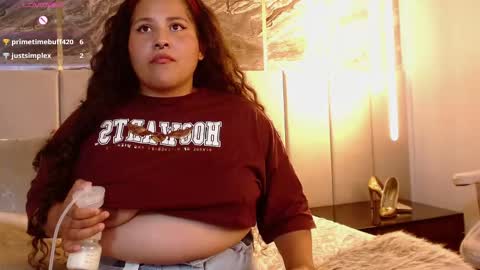 Snapshot of lunea_kane chatting on January 14, 2:12 pm Lunea online show from January 14, 2:12 pm