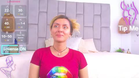 lunitadiva online show from October 19, 3:23 pm