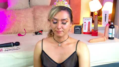 lunitadiva online show from January 31, 7:11 pm