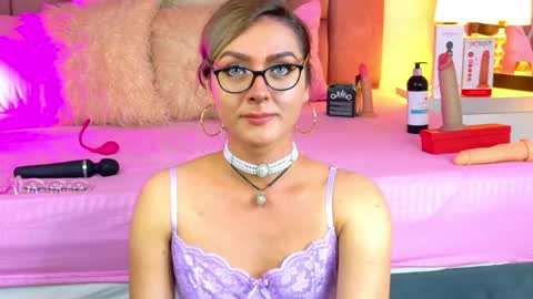 lunitadiva online show from March 9, 3:49 pm