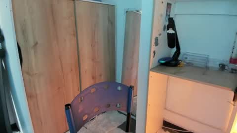 lunivyra online show from April 21, 5:50 pm