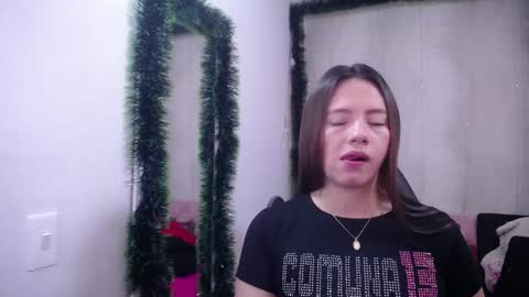 Snapshot of lunnadoll chatting on January 3, 3:16 am Katty what ever do you want on my pv is for extra tokens minimi 250 tks ty u for understand online show from January 3, 3:16 am