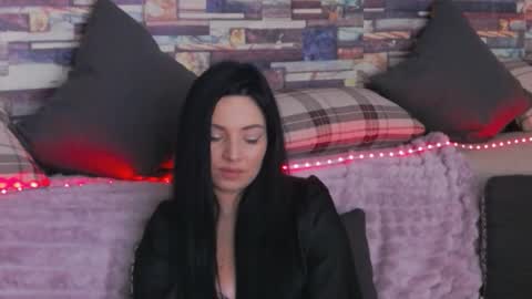 LunnaGray online show from October 8, 8:01 am