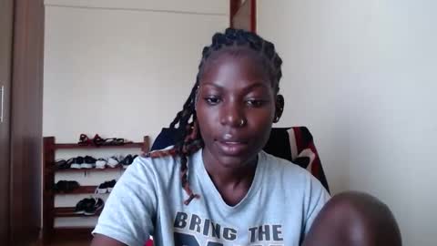 luo_queen online show from May 12, 7:38 am