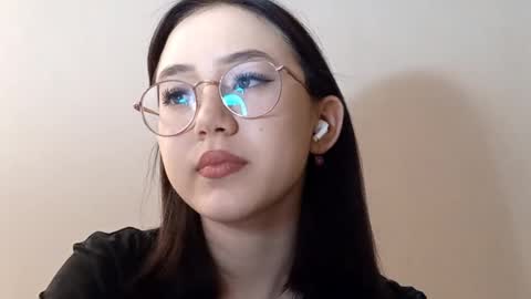 Snapshot of lupefaulker chatting on March 2, 4:14 pm Roxie online show from March 2, 4:14 pm