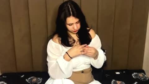 Lora online show from April 4, 11:08 am