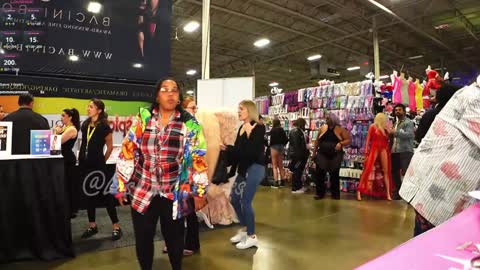 SHOWS ALL MONDAY WEDNESDAYFRIDAYSATURDAY  IN THE MORNING online show from December 7, 1:36 am