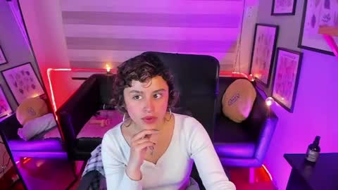 Luci   online show from May 8, 11:37 am