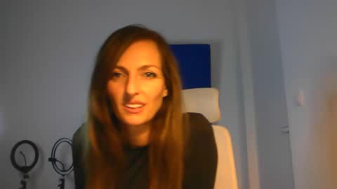 Snapshot of lusisart chatting on December 13, 10:04 pm Lusisart online show from December 13, 10:04 pm