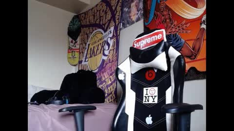 LUST online show from December 4, 4:49 pm