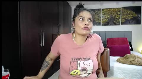 Snapshot of lust_mom chatting on March 20, 6:24 pm Angela 3 online show from March 20, 6:24 pm