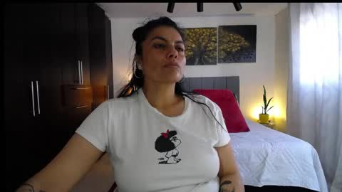 Snapshot of lust_mom chatting on May 9, 6:57 pm Angela 3 online show from May 9, 6:57 pm