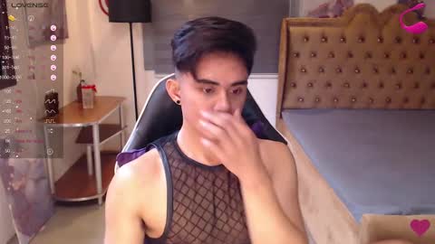 Snapshot of lustdesirex19 chatting on February 16, 9:04 am David online show from February 16, 9:04 am