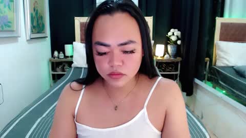 Snapshot of lustfuloffendertrina chatting on January 19, 7:04 am Trina online show from January 19, 7:04 am