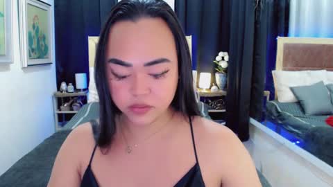 Snapshot of lustfuloffendertrina chatting on February 13, 11:17 am Trina online show from February 13, 11:17 am