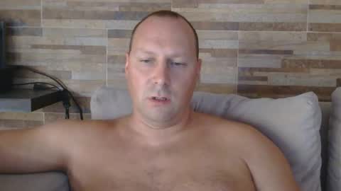 lustonfan online show from April 3, 7:01 pm