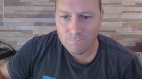 lustonfan online show from April 9, 12:43 pm