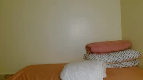 Snapshot of lustrouschoco chatting on March 1, 1:40 am lustrous-choco online show from March 1, 1:40 am