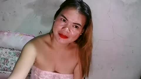 Snapshot of lusty_babe25 chatting on July 21, 5:48 pm Flora Mae online show from July 21, 5:48 pm