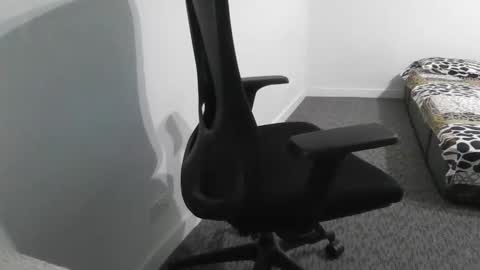 lustyhunk95 online show from December 12, 11:18 am