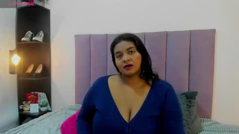 Snapshot of luunasweett chatting on July 7, 2:14 am luunasweett online show from July 7, 2:14 am