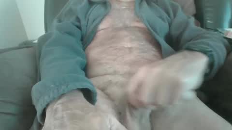 Snapshot of luv269er chatting on February 18, 11:52 pm luv269er online show from February 18, 11:52 pm