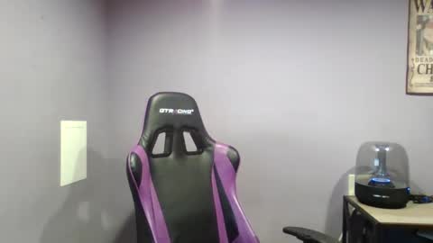 Luv2likslit online show from September 12, 3:50 am