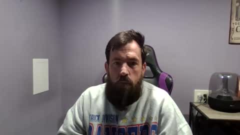 Luv2likslit online show from December 1, 7:35 am