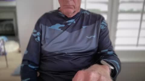 luv2sukcuk online show from October 21, 2:07 pm