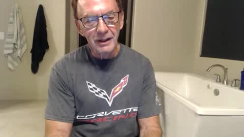 Snapshot of luv_missle chatting on April 18, 4:16 am luv_missle online show from April 18, 4:16 am