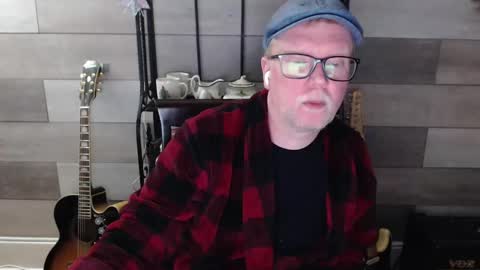 luvbunde online show from February 21, 6:47 am
