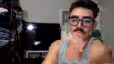 Snapshot of luvrboy77 chatting on June 6, 10:47 pm luvrboy77 online show from June 6, 10:47 pm
