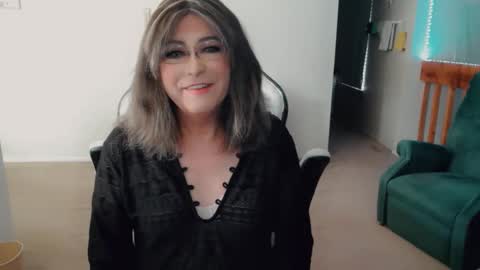 Britney online show from October 31, 5:14 pm