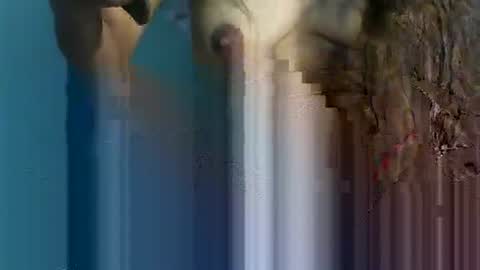 Snapshot of luvu4everxxx chatting on November 5, 7:14 pm Bee Bee online show from November 5, 7:14 pm