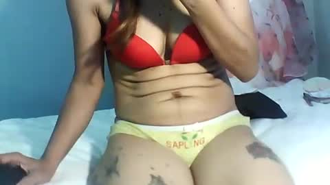 Snapshot of luvu4everxxx chatting on November 8, 12:55 am Bee Bee online show from November 8, 12:55 am