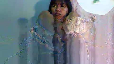 Snapshot of luvu4everxxx chatting on November 26, 2:12 am Bee Bee online show from November 26, 2:12 am