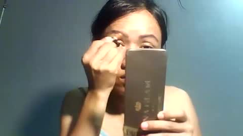 Bee Bee online show from March 20, 7:41 pm