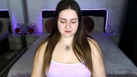 Snapshot of lux_lizz chatting on March 1, 8:33 pm lux_lizz online show from March 1, 8:33 pm