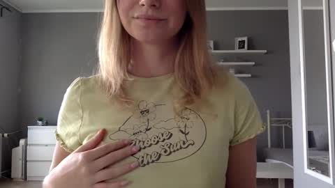 Snapshot of lux_millie chatting on September 10, 2:17 pm Millie online show from September 10, 2:17 pm