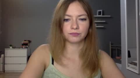 Snapshot of lux_millie chatting on November 4, 11:04 pm Millie online show from November 4, 11:04 pm