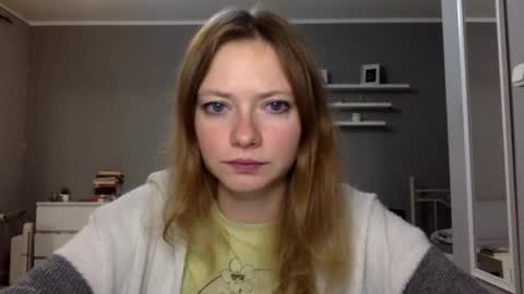 Snapshot of lux_millie chatting on December 1, 9:53 pm Millie online show from December 1, 9:53 pm