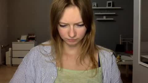 Snapshot of lux_millie chatting on January 8, 10:12 pm Millie online show from January 8, 10:12 pm