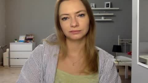 Snapshot of lux_millie chatting on January 11, 2:55 pm Millie online show from January 11, 2:55 pm