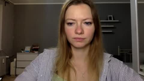 Snapshot of lux_millie chatting on February 7, 4:00 pm Millie online show from February 7, 4:00 pm