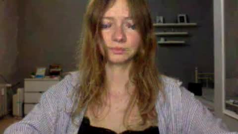 Snapshot of lux_millie chatting on February 12, 11:11 pm Millie online show from February 12, 11:11 pm